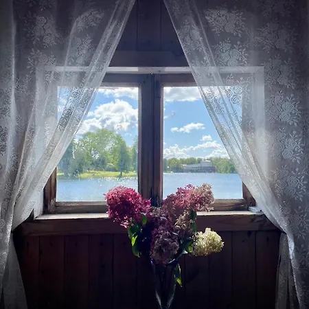 Laivu Maja Uz Aluksnes Ezera/ Boat House On A Lake Exterior photo