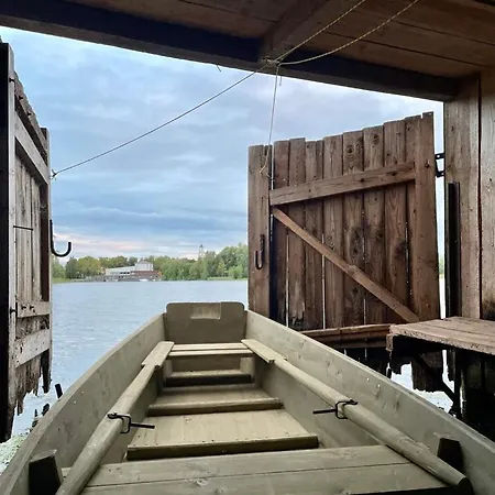 Laivu Maja Uz Aluksnes Ezera/ Boat House On A Lake Exterior photo