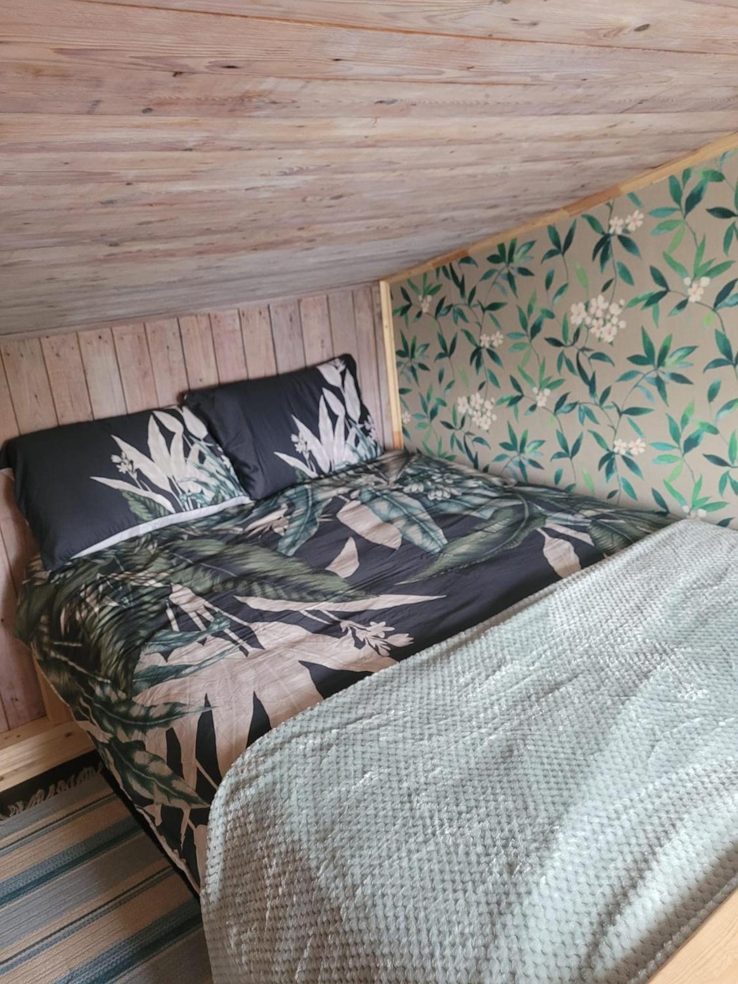 度假居 Laivu Maja Uz Aluksnes Ezera/ Boat House On A *